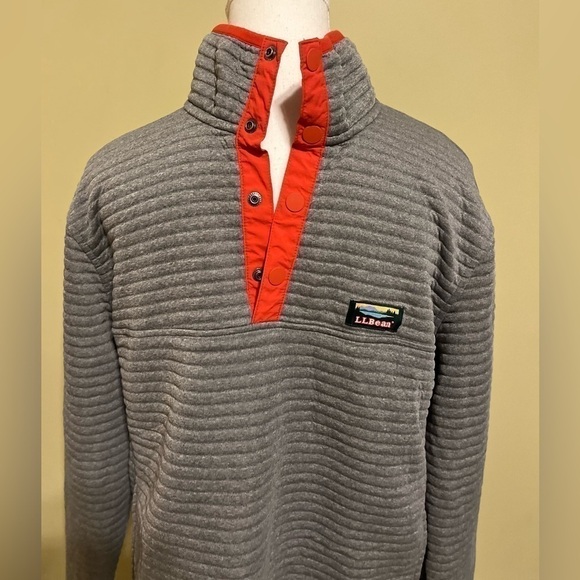 L.L. Bean Gray Pullover - Picture 3 of 9